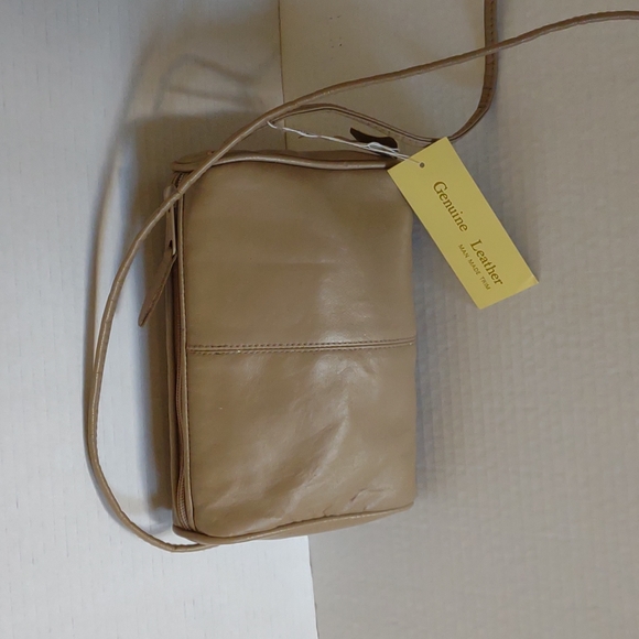 Leather crossbody NWT - Picture 2 of 3